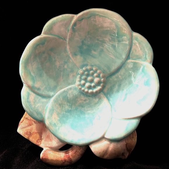 CERAMIC FLOWER PLATE BY SORCHA BORU (1900-2006) - Picture 2 of 4